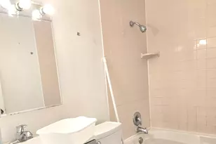 1751 Queensbury Cir, Hoffman Estates, IL 60169 - Photo 8