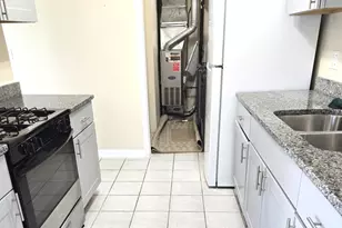 1751 Queensbury Cir, Hoffman Estates, IL 60169 - Photo 6