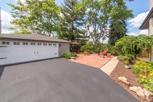 1214 S Pine Ave, Arlington Heights, IL 60005 - Photo 2