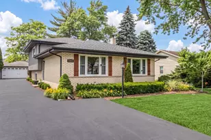 1214 S Pine Ave, Arlington Heights, IL 60005 - Photo 1