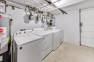 1431 N Springfield Ave, Chicago, IL 60651 - Photo 14