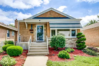 9005 S Utica Avenue, Evergreen Park, IL 60805 - Photo 1