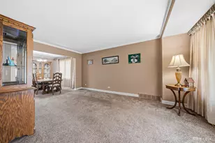 9005 S Utica Ave, Evergreen Park, IL 60805 - Photo 8
