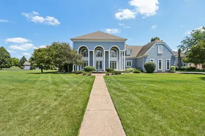 6605 Oakwood Manor Drive, Crystal Lake, IL 60012 - Photo 2