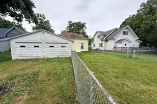 104 Gilbert St, Rossville, IL 60963 - Photo 6