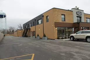 715 E State St, Geneva, IL 60134 - Photo 2