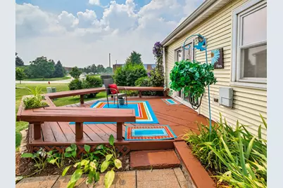 7061 Yorkshire Drive, Woodridge, IL 60517 - Photo 18