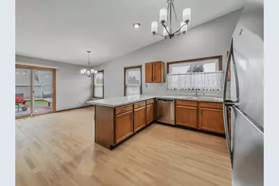 7061 Yorkshire Drive, Woodridge, IL 60517 - Photo 6