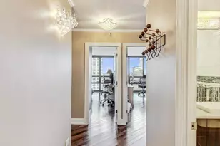 10 E Ontario St, Chicago, IL 60611 - Photo 2