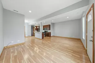 4030 S Indiana Ave, Chicago, IL 60653 - Photo 6