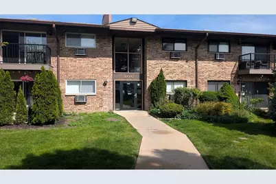 806 E Old Willow Road #214, Prospect Heights, IL 60070 - Photo 1