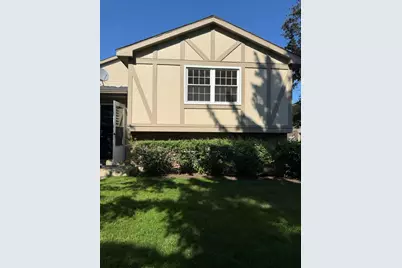 136 Brookwood Court, Vernon Hills, IL 60061 - Photo 1