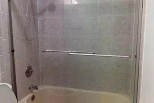 136 Brookwood Ct, Vernon Hills, IL 60061 - Photo 18