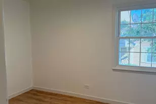 136 Brookwood Ct, Vernon Hills, IL 60061 - Photo 12