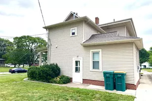 302 S Vermillion St, Streator, IL 61364 - Photo 6