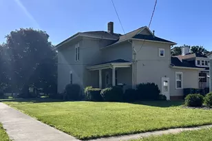 302 S Vermillion St, Streator, IL 61364 - Photo 4