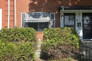 8457 S Bennett Ave, Chicago, IL 60617 - Photo 2