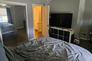 8457 S Bennett Ave, Chicago, IL 60617 - Photo 12