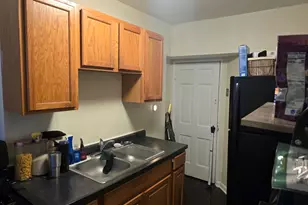 8457 S Bennett Ave, Chicago, IL 60617 - Photo 6