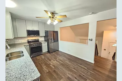 571 White Birch Road, Lindenhurst, IL 60046 - Photo 8