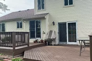 650 Shallow Cove Rd, Lake Zurich, IL 60047 - Photo 2