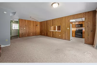 877 N Fordham Avenue, Aurora, IL 60506 - Photo 8