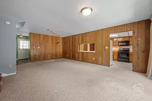 877 N Fordham Ave, Aurora, IL 60506 - Photo 8