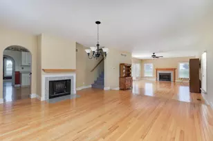 409 Woodrig Rd, Bloomington, IL 61704 - Photo 16