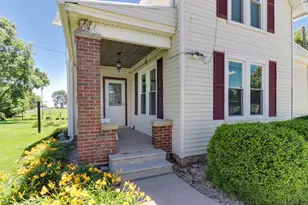 409 Woodrig Rd, Bloomington, IL 61704 - Photo 2