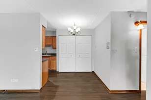 10430 Ridgeland Ave, Chicago Ridge, IL 60415 - Photo 8