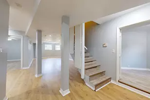 1228 W Glenlake Ave, Chicago, IL 60660 - Photo 8