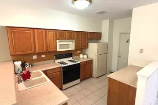 1045 Woodview Ct, Aurora, IL 60502 - Photo 6