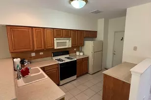 1045 Woodview Ct, Aurora, IL 60502 - Photo 6
