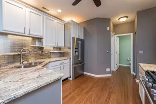 2896 Falling Waters Ln, Lindenhurst, IL 60046 - Photo 6