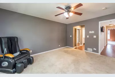 2896 Falling Waters Lane, Lindenhurst, IL 60046 - Photo 16