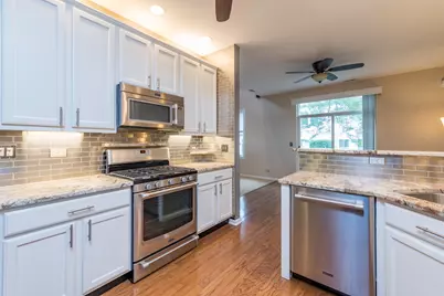 2896 Falling Waters Lane, Lindenhurst, IL 60046 - Photo 8