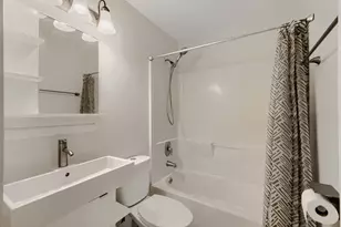 7604 Bristol Ln, Hanover Park, IL 60133 - Photo 6
