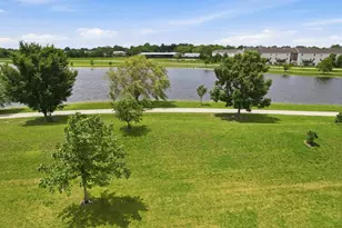 311 Bradford Ave, Savoy, IL 61874 - Photo 8