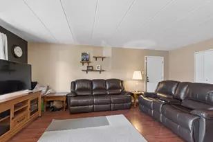 9111 S Roberts Rd, Hickory Hills, IL 60457 - Photo 4