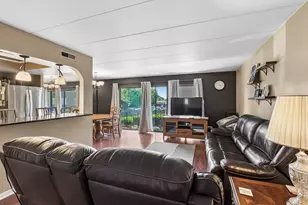 9111 S Roberts Rd, Hickory Hills, IL 60457 - Photo 2