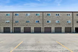9111 S Roberts Rd, Hickory Hills, IL 60457 - Photo 20