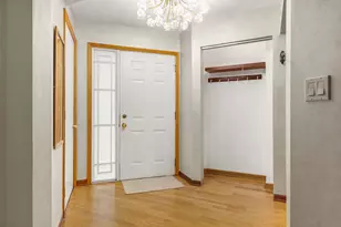 8316 High Point Cir, Darien, IL 60561 - Photo 10
