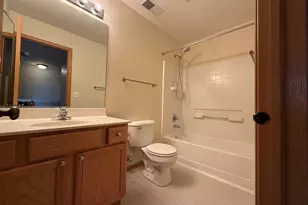 591 W Kristina Ln, Round Lake, IL 60073 - Photo 8
