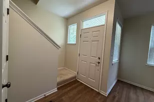 591 W Kristina Ln, Round Lake, IL 60073 - Photo 2