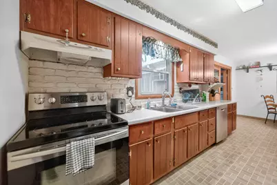 633 Emmert Drive, Sycamore, IL 60178 - Photo 12