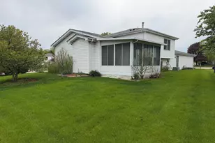 752 Rosanne St, Lockport, IL 60441 - Photo 4