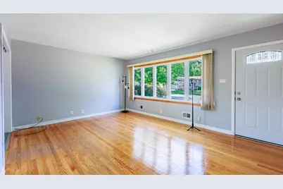 8737 S 51st Avenue, Oak Lawn, IL 60453 - Photo 4