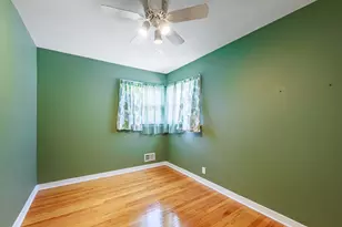 8737 S 51st Ave, Oak Lawn, IL 60453 - Photo 12