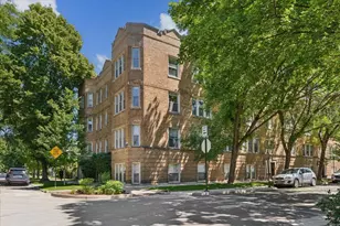 2152 W Ainslie St, Chicago, IL 60625 - Photo 2
