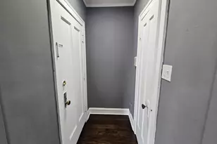 6545 N Francisco Ave, Chicago, IL 60645 - Photo 2